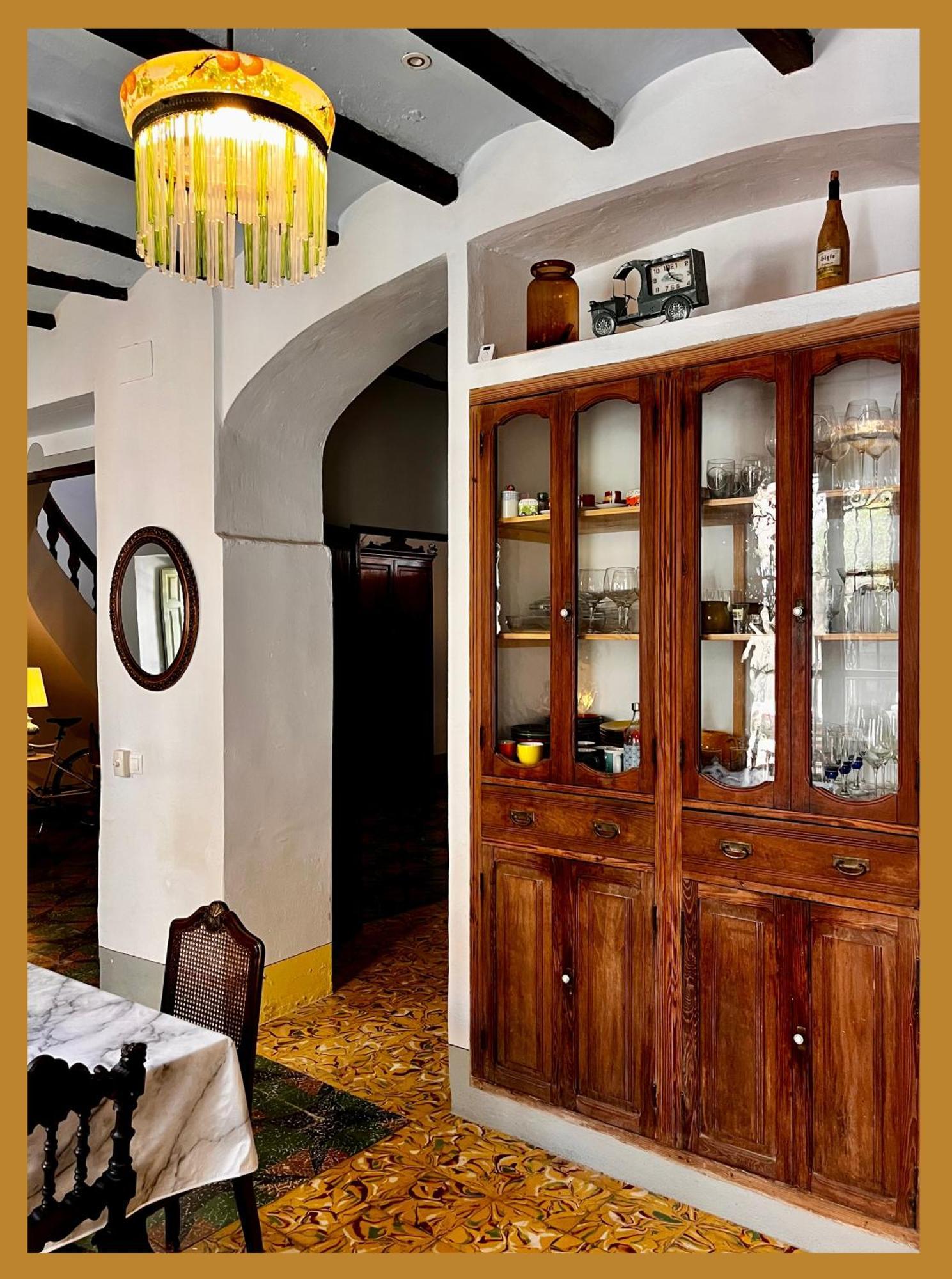 Oliva Courtyard Guesthouse Экстерьер фото
